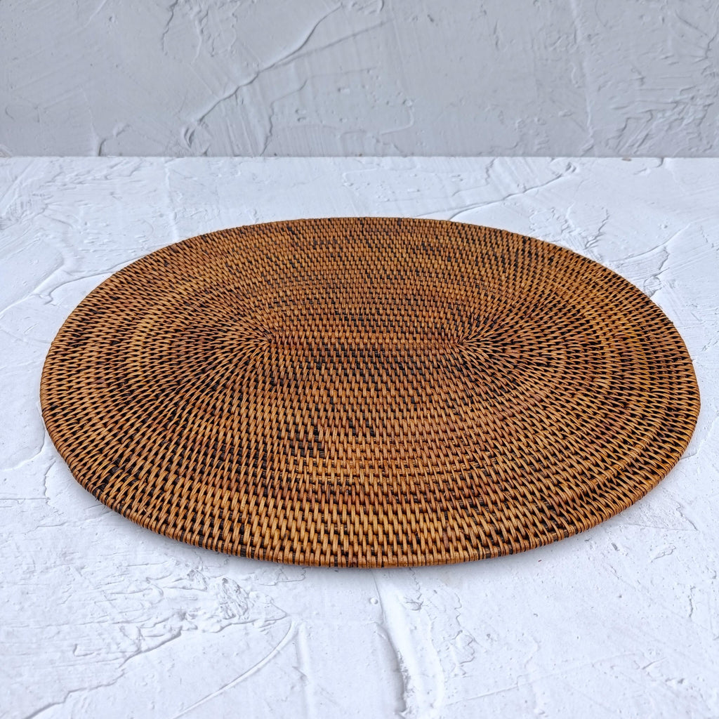 Handcrafted brown oval rattan placemats - Set of 4 Boho Natural Woven Dining Table Mats (40x30cm)