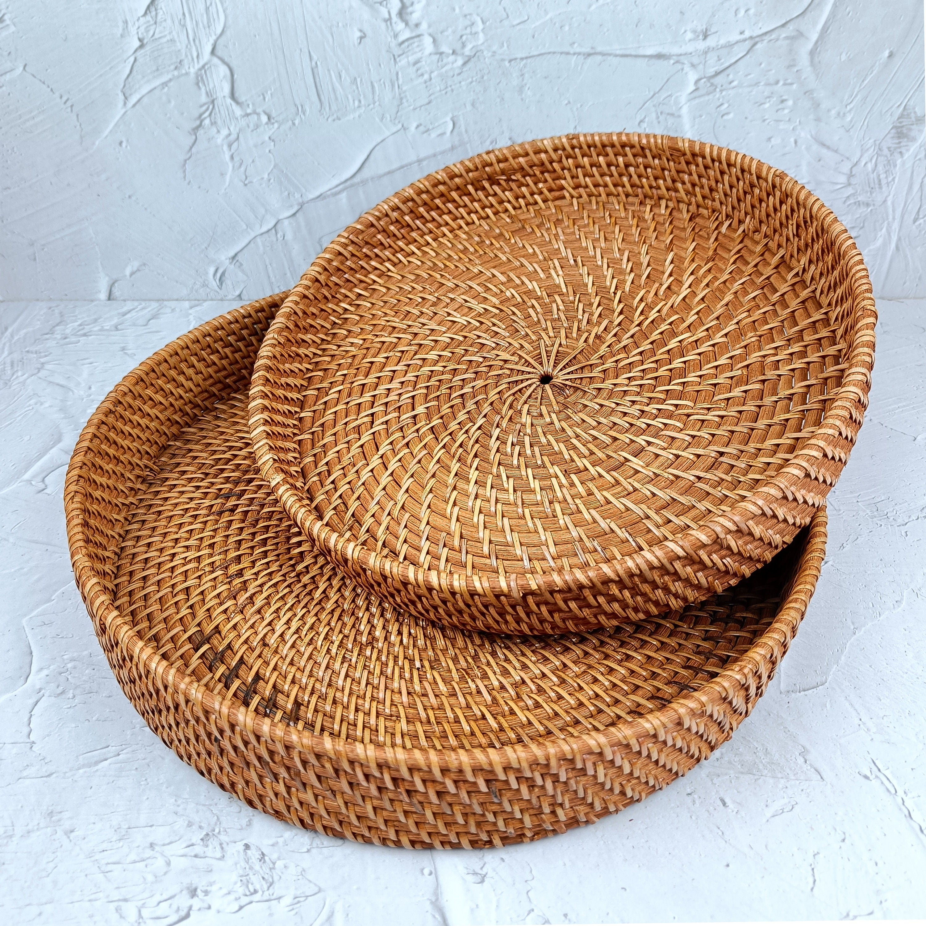 Brown Round Rattan tray, Handmade Handle Less Wicker Rattan Tray Set