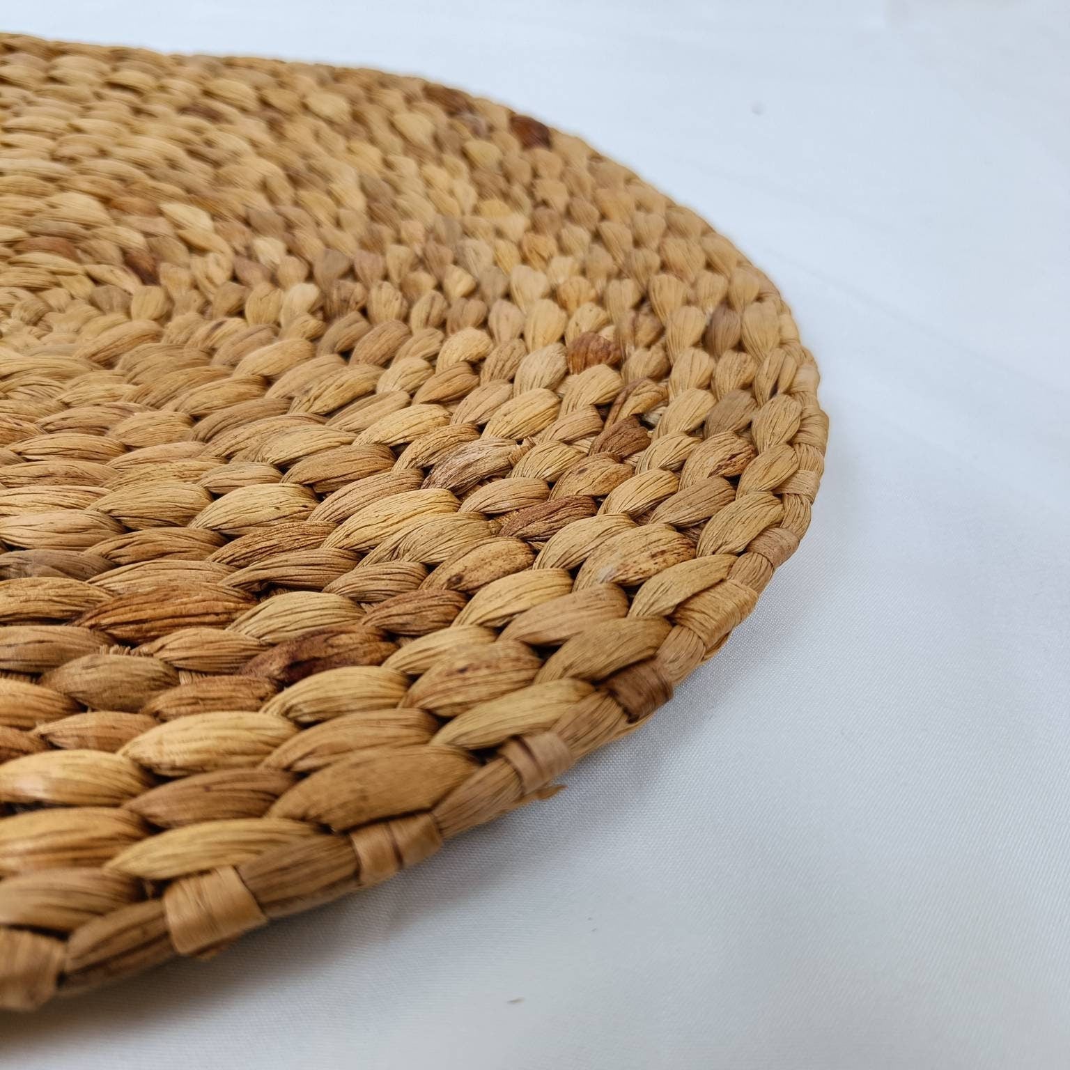 Water Hyacinth Round Placemats, Straw Serving Mat, Natural Kitchen Decor for Table