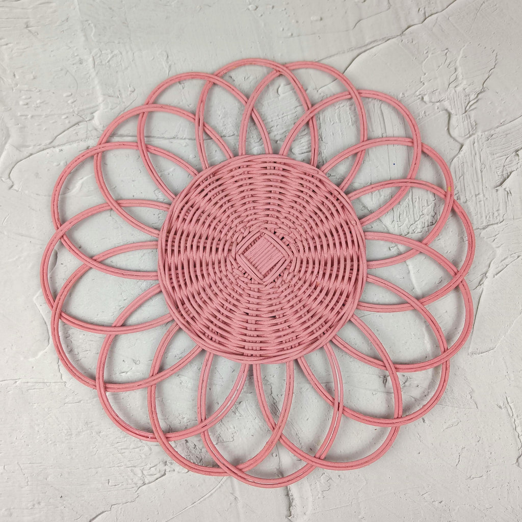 Handwoven Pink Rattan Flower Placemat – Decorative Boho Table Decor, 38cm (15 inch) Large Floral Wicker Mat, Eco-Friendly Home Accent