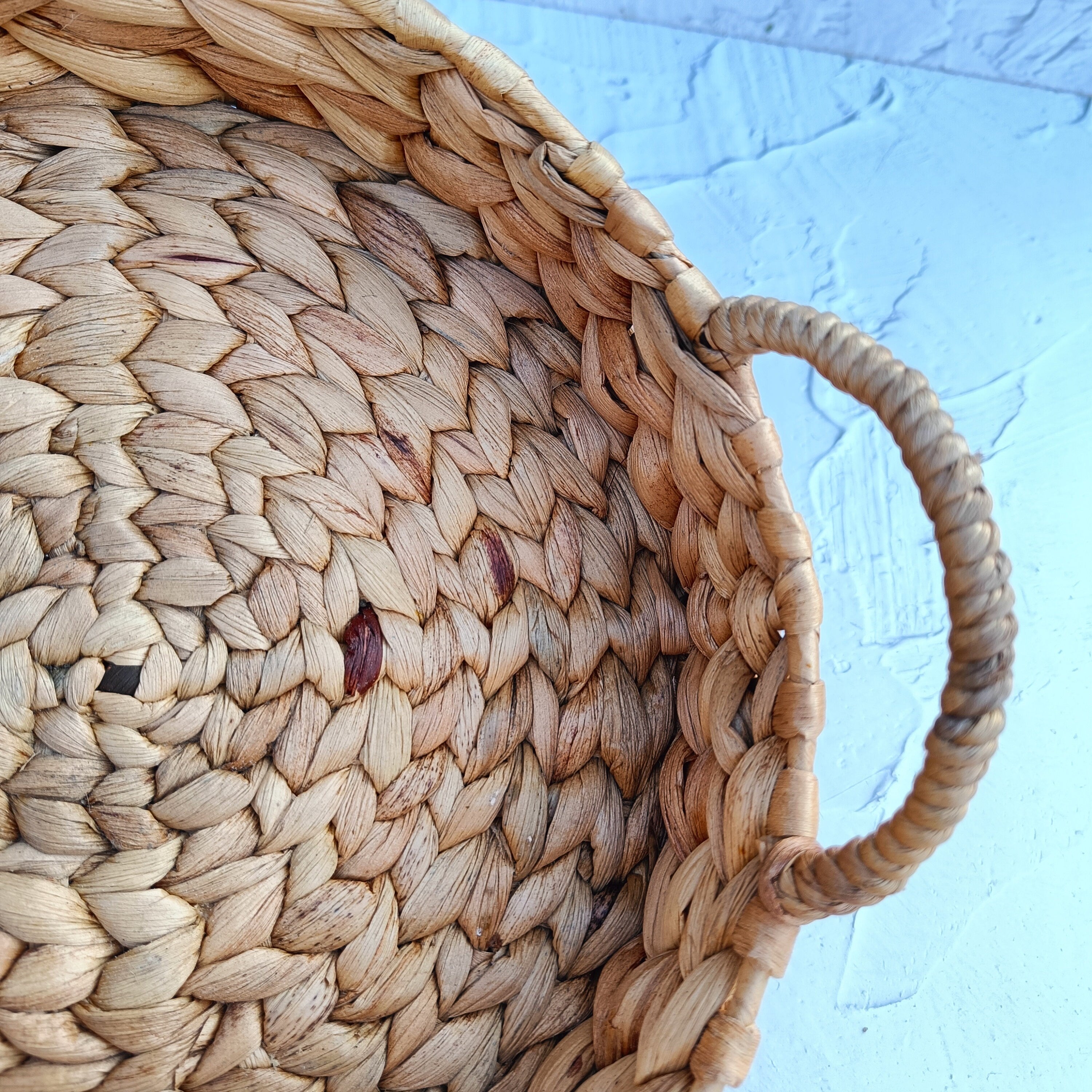 Eco-Friendly Boho Water Hyacinth Tray with Iron Frame, Natural and Sustainable Home Organizer, Farmhouse Style Tray