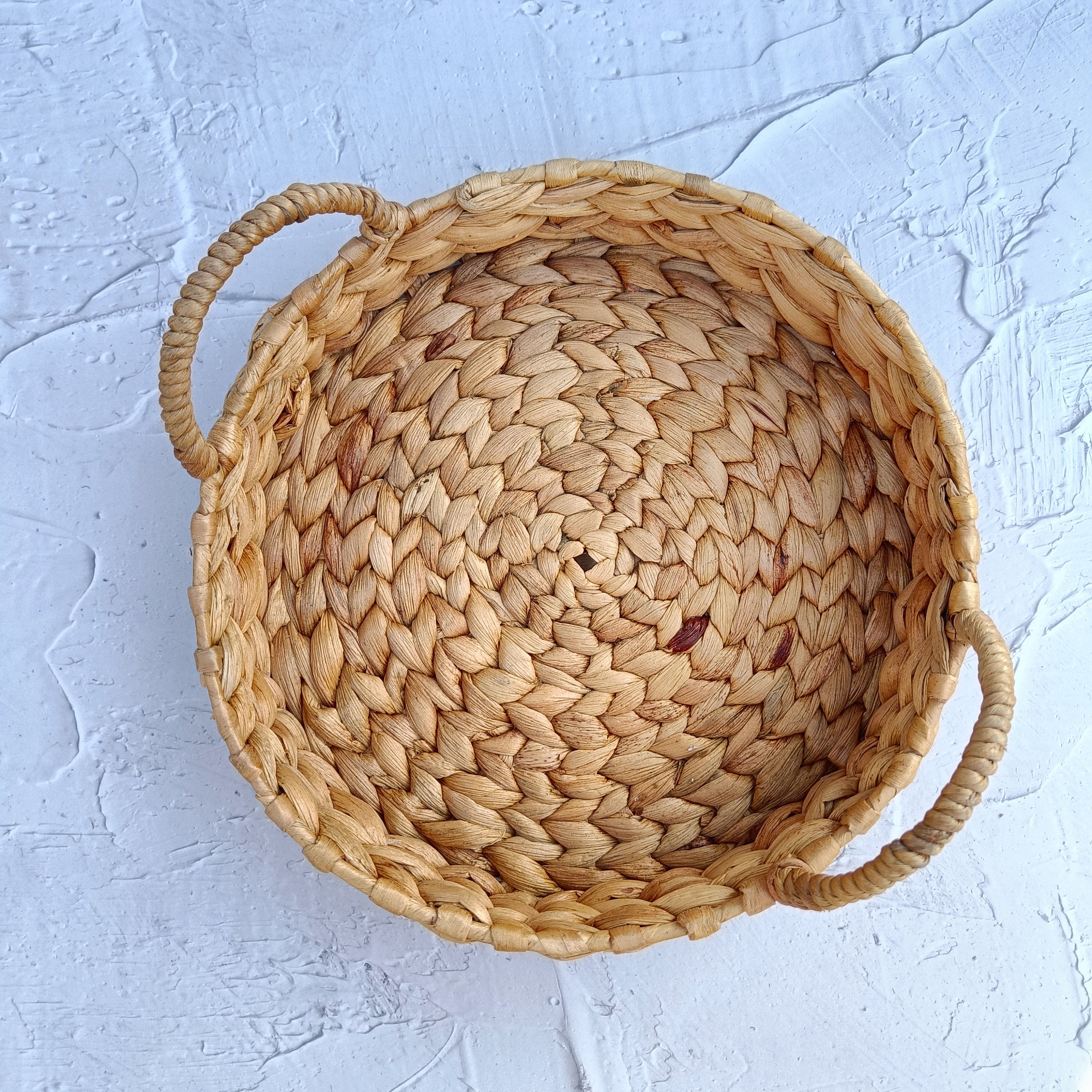 Eco-Friendly Boho Water Hyacinth Tray with Iron Frame, Natural and Sustainable Home Organizer, Farmhouse Style Tray