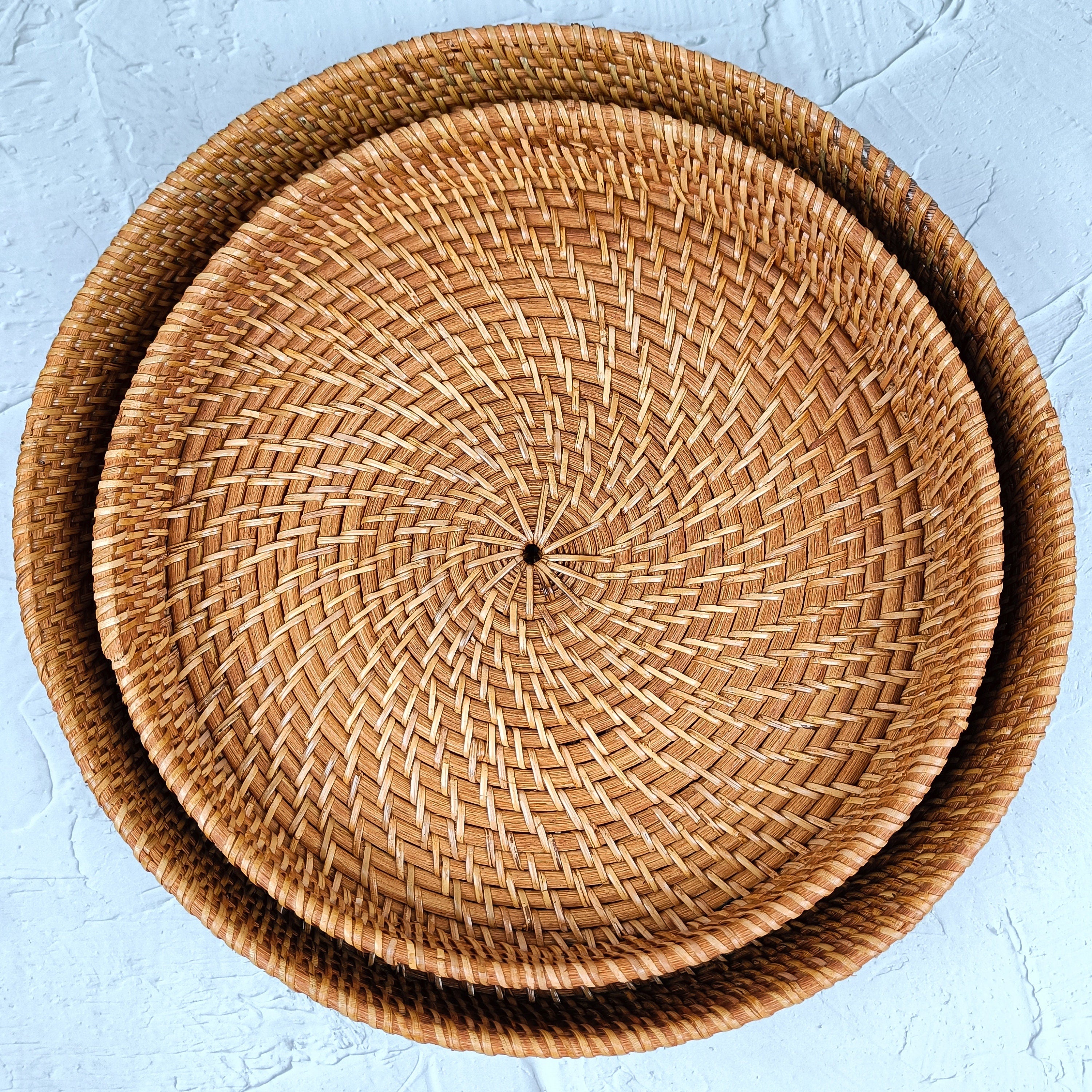 Brown Round Rattan tray, Handmade Handle Less Wicker Rattan Tray Set