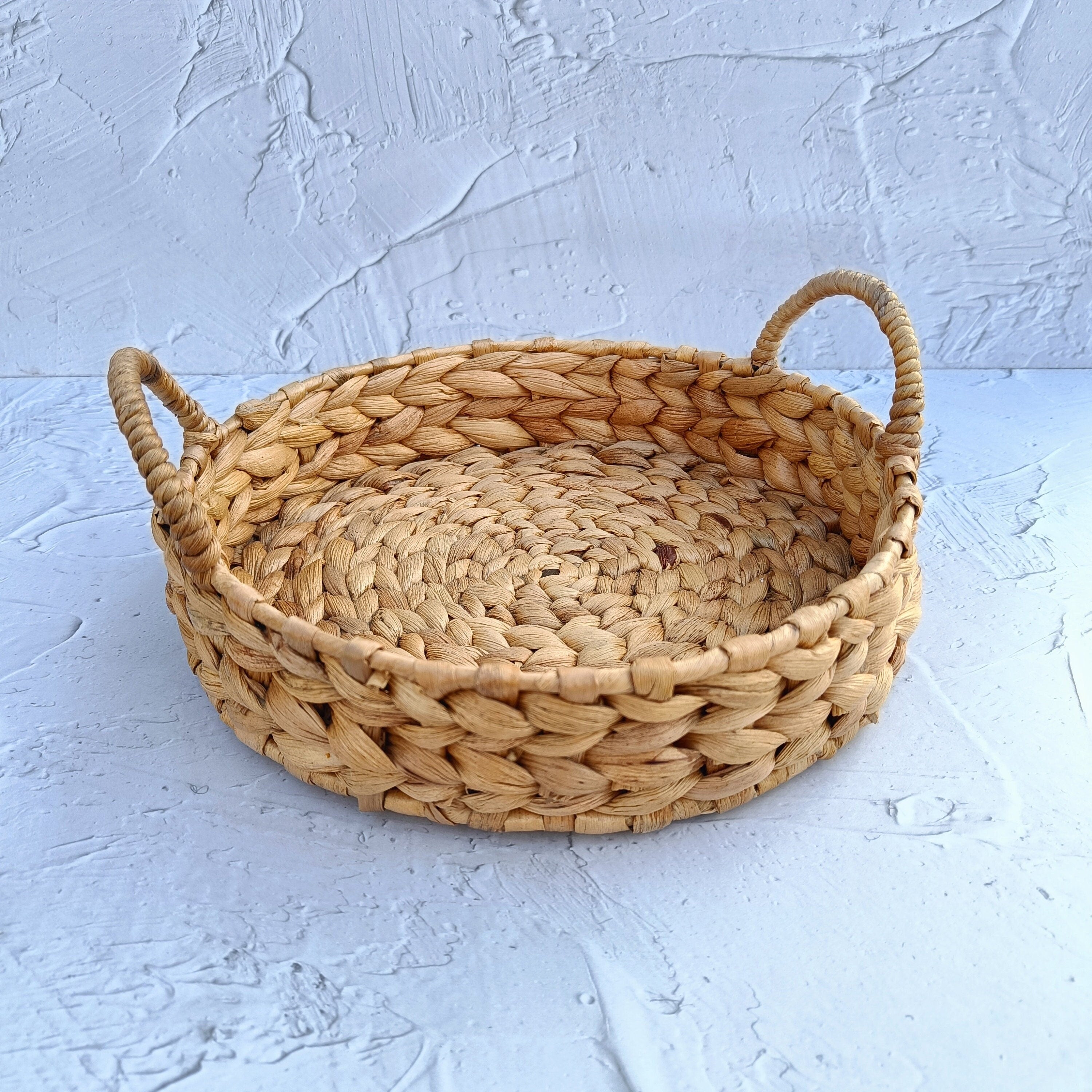 Eco-Friendly Boho Water Hyacinth Tray with Iron Frame, Natural and Sustainable Home Organizer, Farmhouse Style Tray