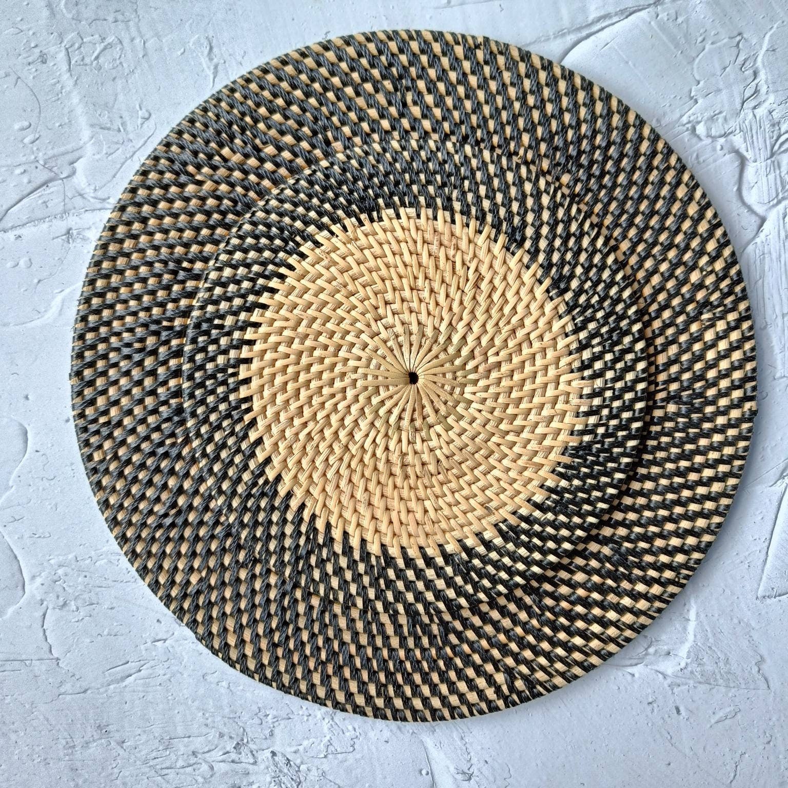 Two Tone Wicker Black and Natural Round Rattan Placemats | Rattan Coaster | Farmhouse Decoration | Boho Table Decor