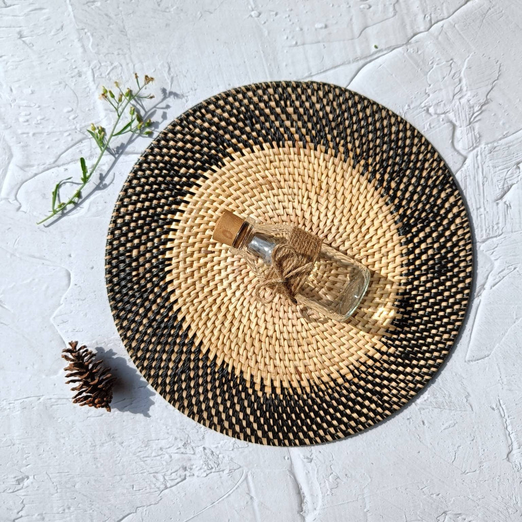 Two Tone Wicker Black and Natural Round Rattan Placemats | Rattan Coaster | Farmhouse Decoration | Boho Table Decor