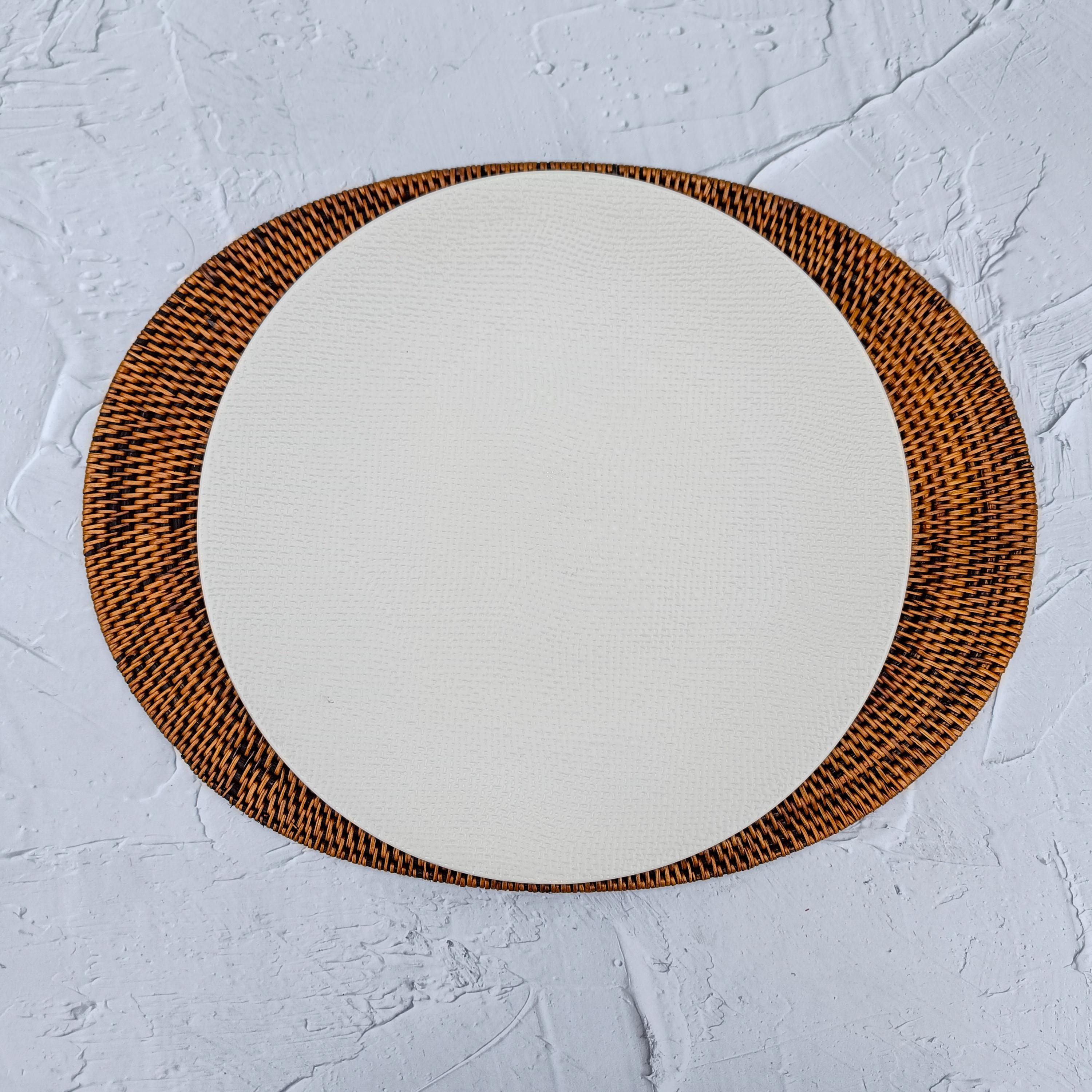 Handcrafted brown oval rattan placemats - Set of 4 Boho Natural Woven Dining Table Mats (40x30cm)