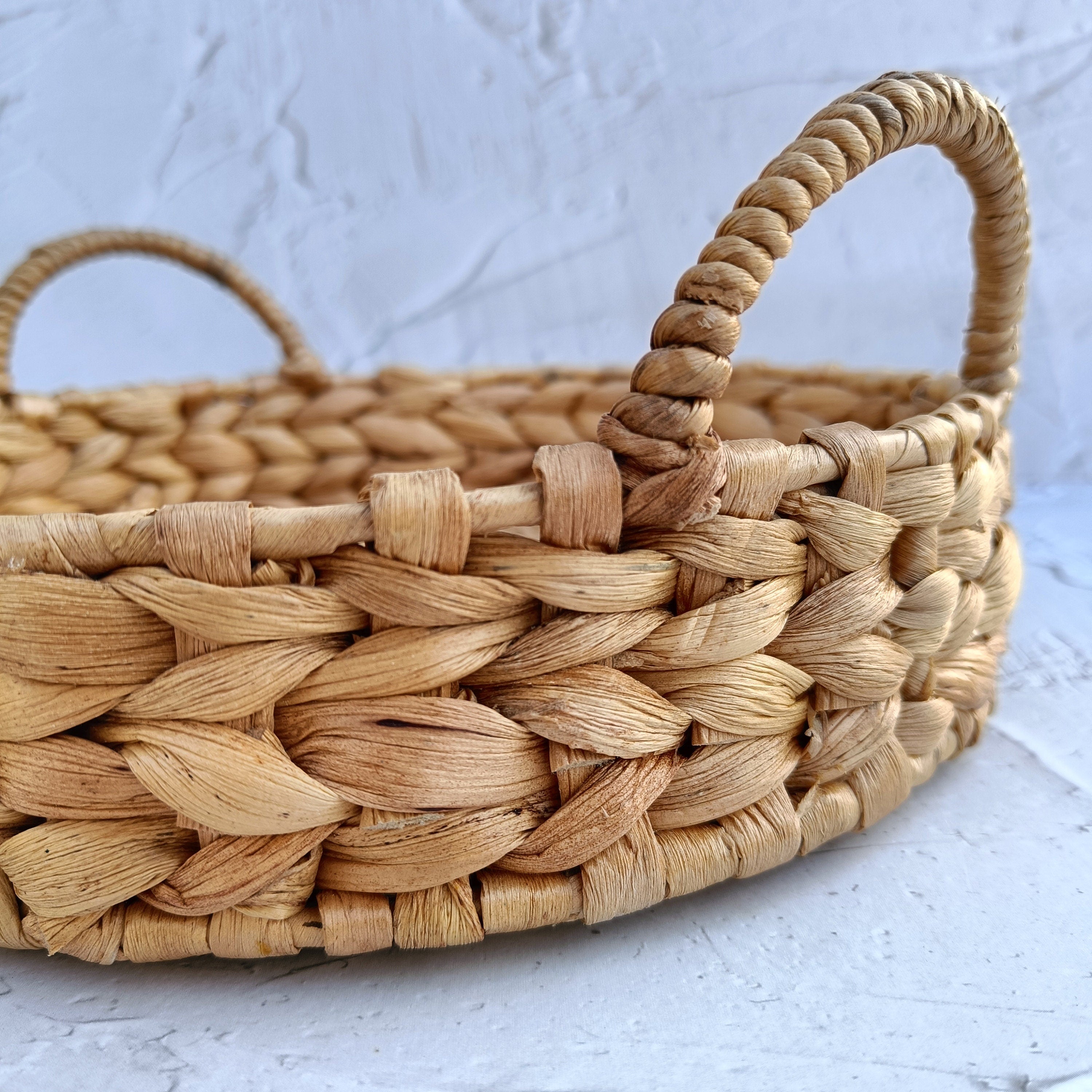 Eco-Friendly Boho Water Hyacinth Tray with Iron Frame, Natural and Sustainable Home Organizer, Farmhouse Style Tray