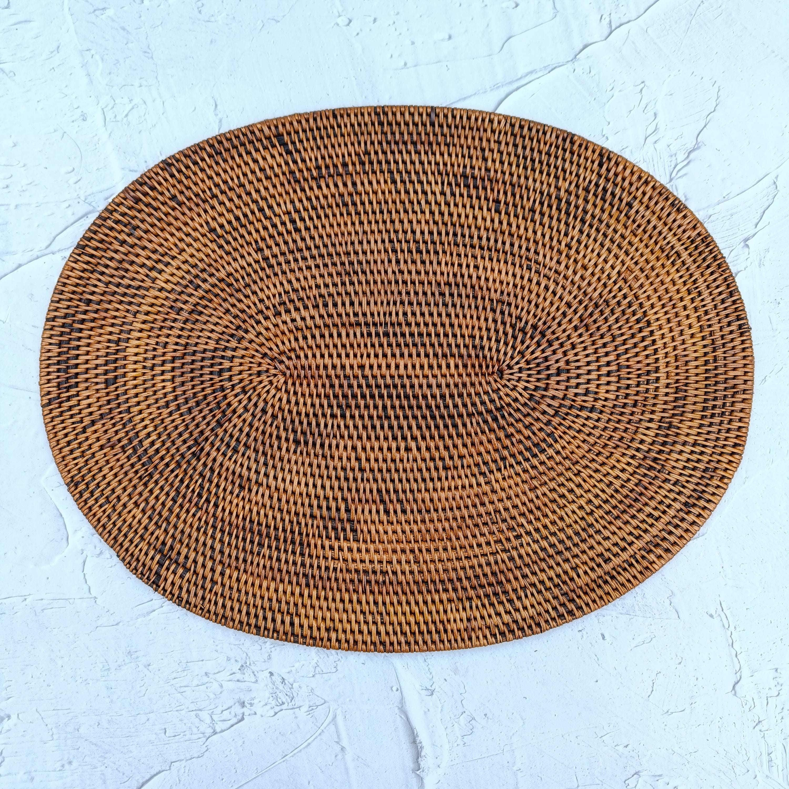 Handcrafted brown oval rattan placemats - Set of 4 Boho Natural Woven Dining Table Mats (40x30cm)