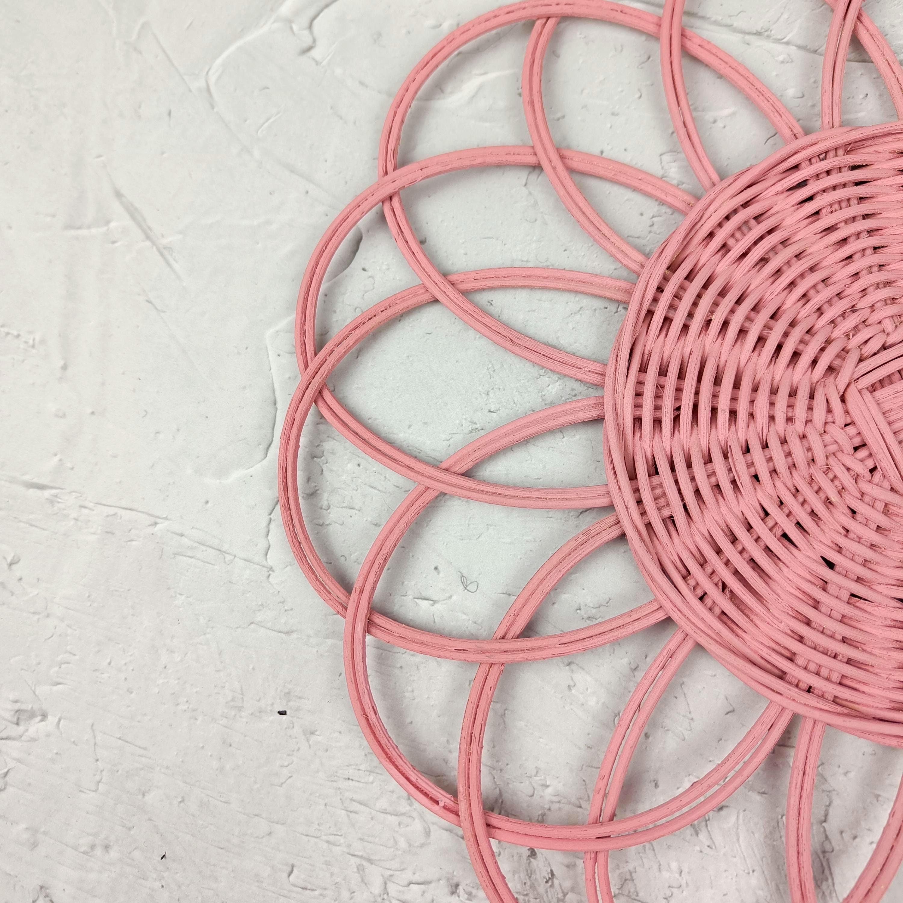 Handwoven Pink Rattan Flower Placemat – Decorative Boho Table Decor, 38cm (15 inch) Large Floral Wicker Mat, Eco-Friendly Home Accent