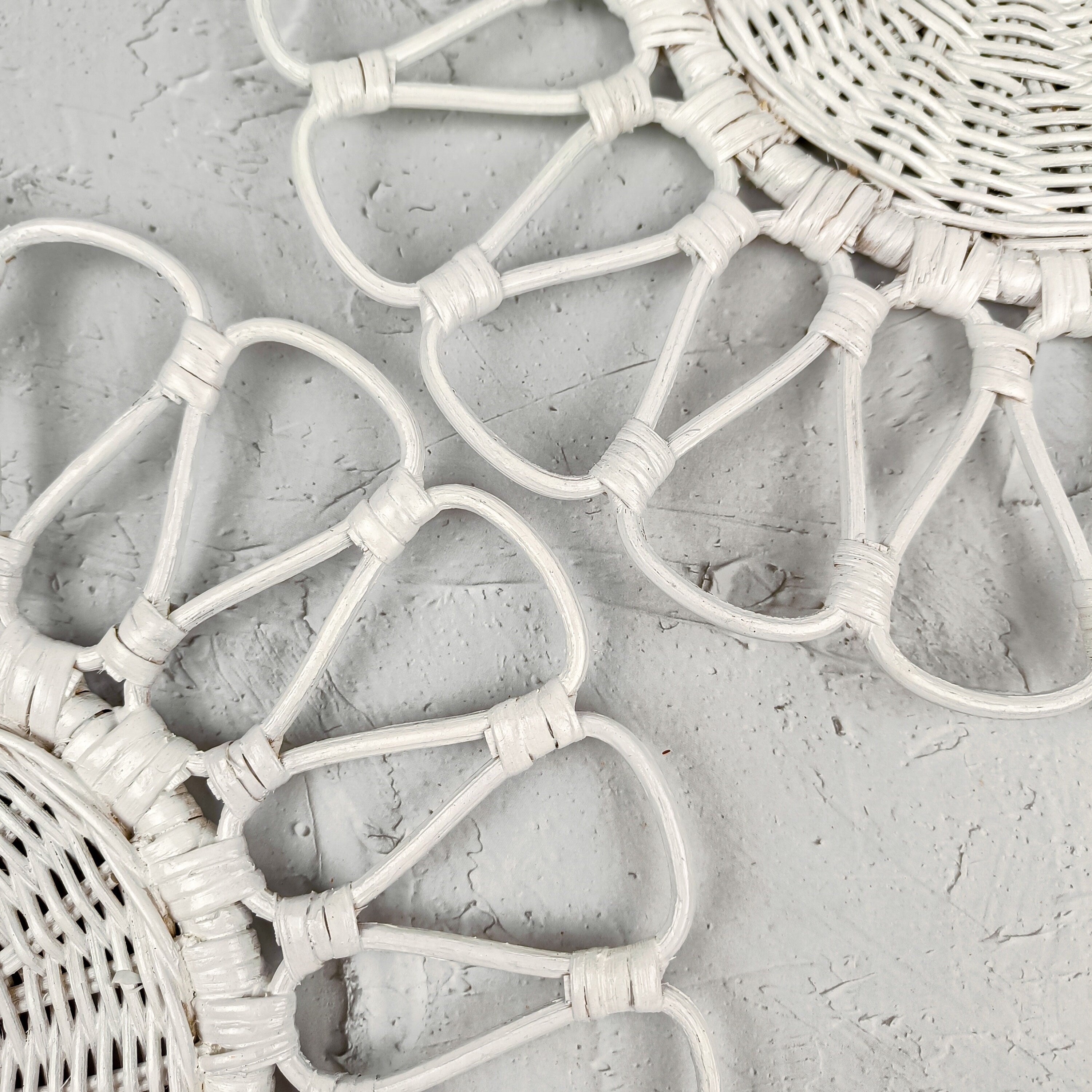 White Flower Shaped Rattan Placemat, Boho Hanging Wall Decoration, Rattan Charger Plates Set, Wedding Centerpiece